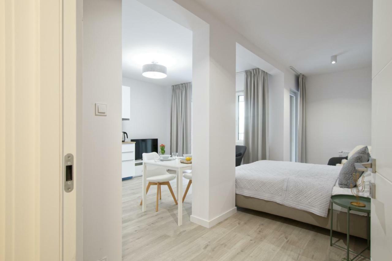Apple Green Apartments Poznań Esterno foto
